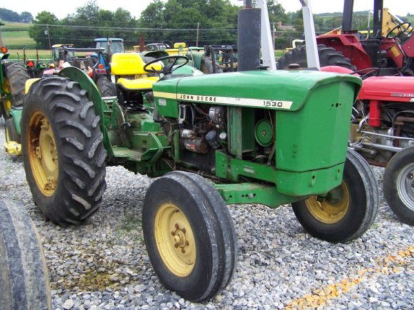 1975 John Deere 1530 Tractor