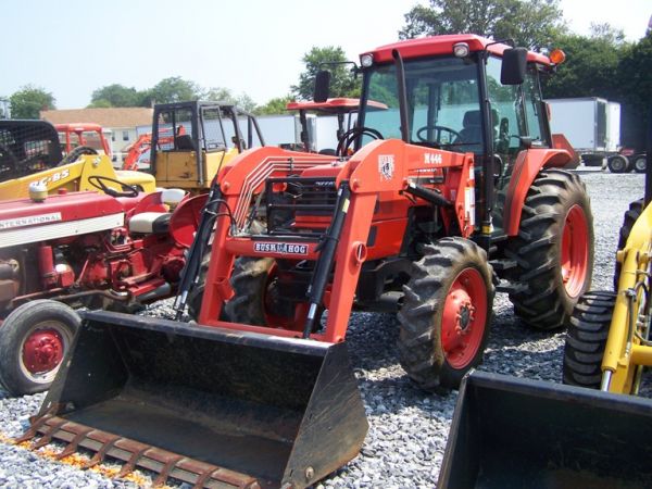 Kubota M6800 4x4 Tractor with Loader and Cab: This is a like new Kubota M6800 4x4 tractor with M446 bushog loader and factory cab. This tractor is powered by a 62 horsepower tractor with 121 hours. This tractor has hydraulic shuttle, 72" toothed