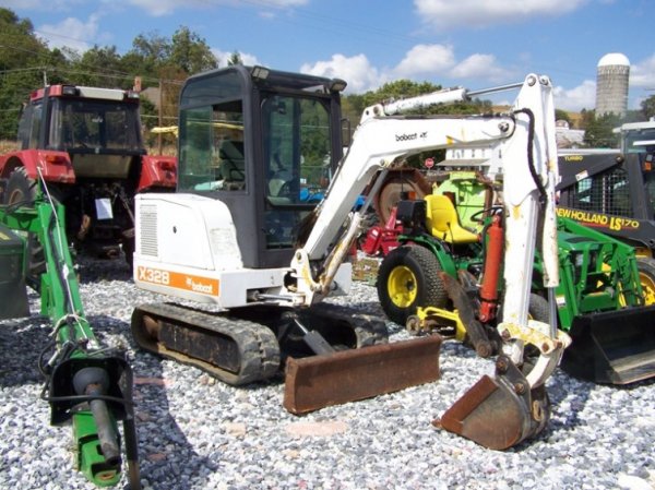 Bobcat X328 Mini Excavator 14" Toothed Bucket