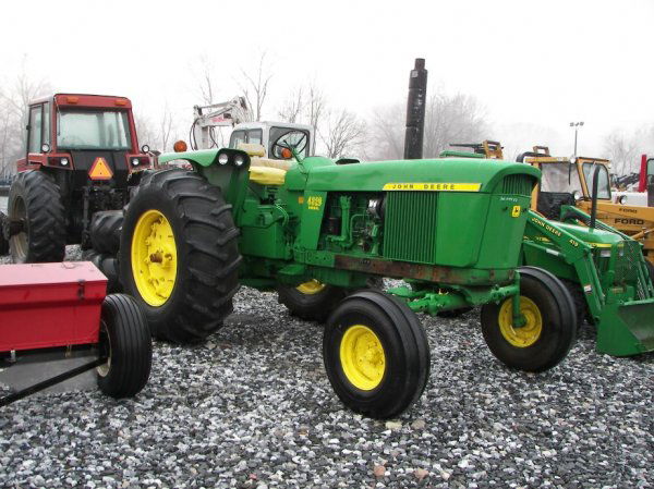 1972 John Deere 4320 Farm Tractor, Syncro: This is a very nice 1972 John Deere 4320 farm tractor. This tractor has a diesel engine that has a 116 horsepower PTO. This tractor has a synchronize transmission, 3pt hitch with 540/1000 shaft PTO, R
