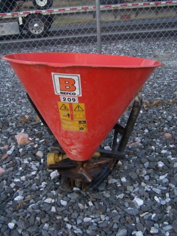 81 Befco Spin Fertilizer Spreader for Compact Tractors