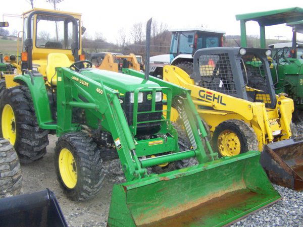 John Deere 4610 4x4 Compact Tractor with Loader: This is a nice 2003 John Deere 4610 4x4 compact tractor with JD 460 loader. This tractor has 368 original hours and is powered by a 44 horsepower diesel engine. This tractor has power reverser, foldab