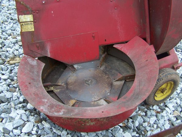 New Holland 28 Pull Type Silage Blower for Tractor - 5