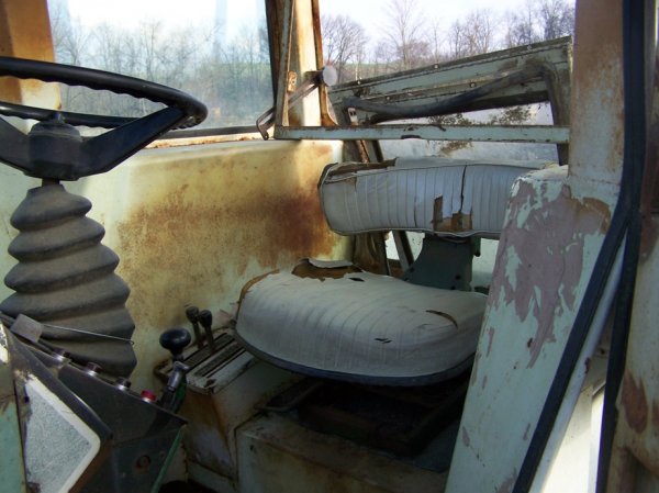 1974 Oliver 2255 4x4 Farm Tractor with Cab, NICE - 8