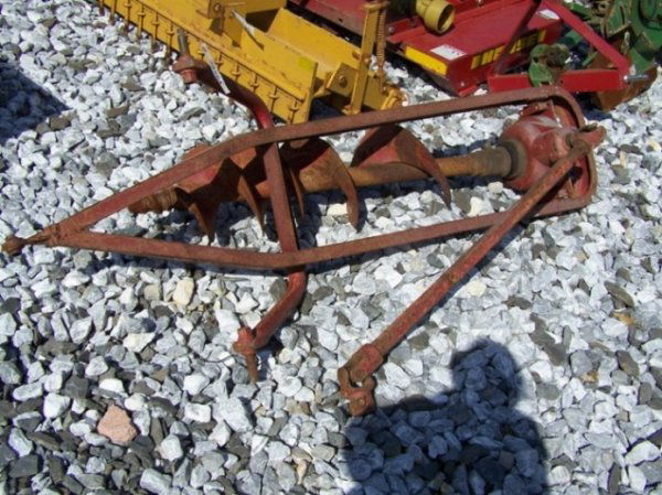 Massey Ferguson 3pt Post Hole Digger for Tractor: This is a Massey Ferguson model 1 3pt post hole digger for tractors. This PHD comes with a 9" auger. Tag # 38264 This is a due not miss event, you will not believe the Quantity or the QUALITY!!! This
