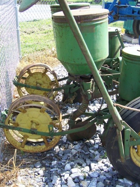 John Deere 290 3pt Corn Planter for Tractors - 3