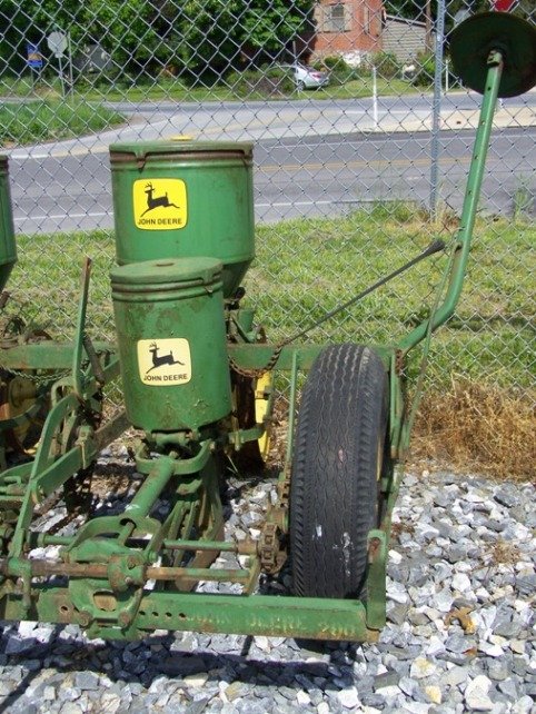 John Deere 290 3pt Corn Planter for Tractors - 4