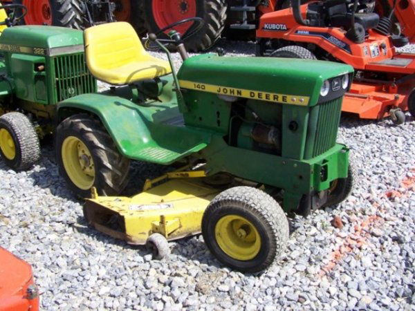 John Deere 140 Lawn and Garden Tractor, Front Hydr: This is a nice John Deere 140 lawn and garden tractor. This tractor has a 14 horsepower Kohler gas engine, 48" mower deck, and front hydraulics. This is a due not miss event, you will not believe the