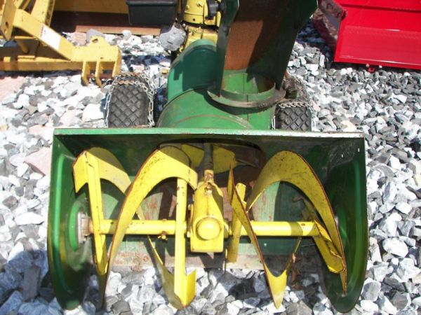 John Deere 826 Self Propelled Snow Blower - 5