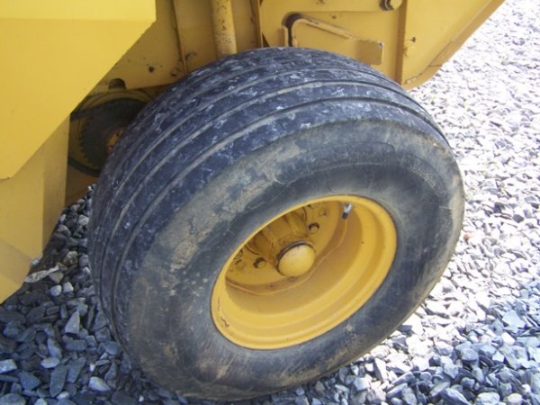 Vermeer 605 Series K Round Baler for Tractors - 9