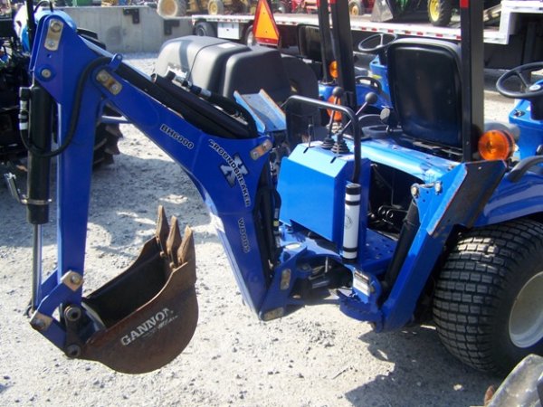 New Holland TZ22DA 4x4 Tractor Loader Backhoe - 3
