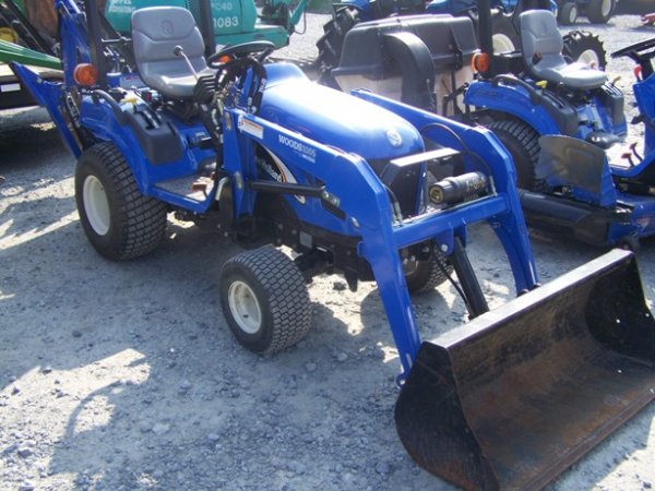 New Holland TZ22DA 4x4 Tractor Loader Backhoe - 7