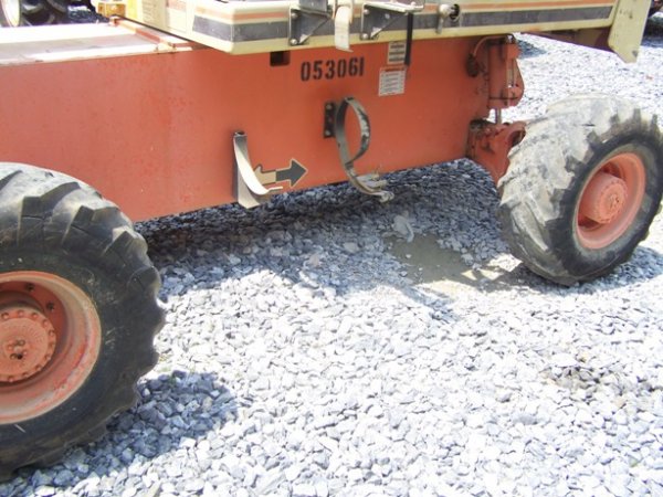 JLG 40H 40' 4x4 Manlift, 500 Lbs Lift Cap - 4