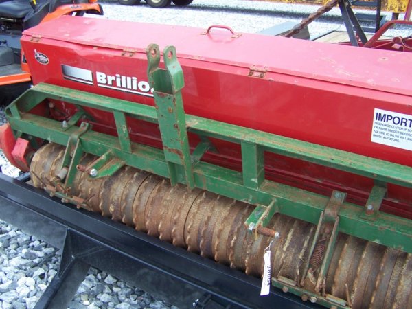 Brillion Landscape 64 3pt Packer Seeder for Tracto - 5