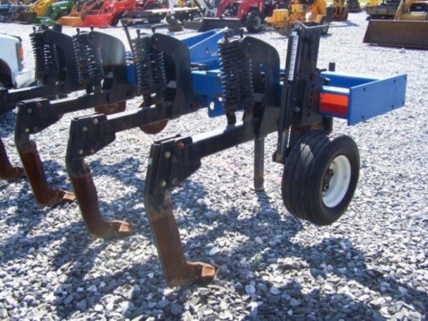 DMI 4 Shank 3pt Hd Ripper for Tractors, Auto Reset - 4
