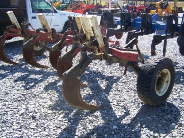 DMI 4 Shank 3pt Hd Ripper for Tractors, Auto Reset - 6