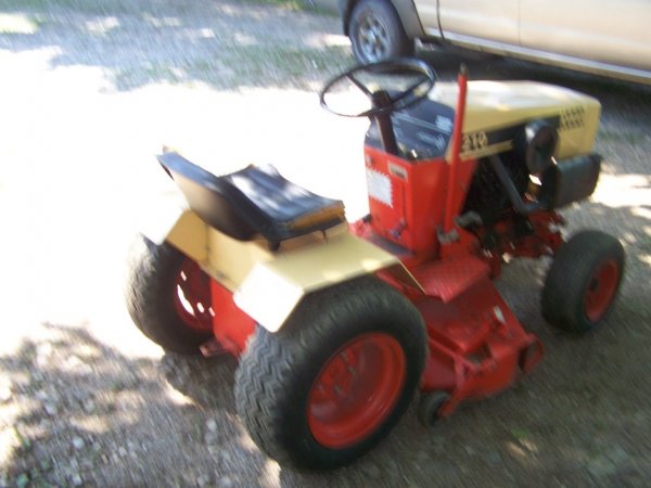 1973 Case 210 lawn & Garden Tractor Nice - 4