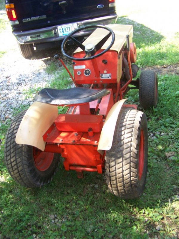 2598 Pair of 1965 Case 130 Lawn & Garden Tractors Rare Lot 2598
