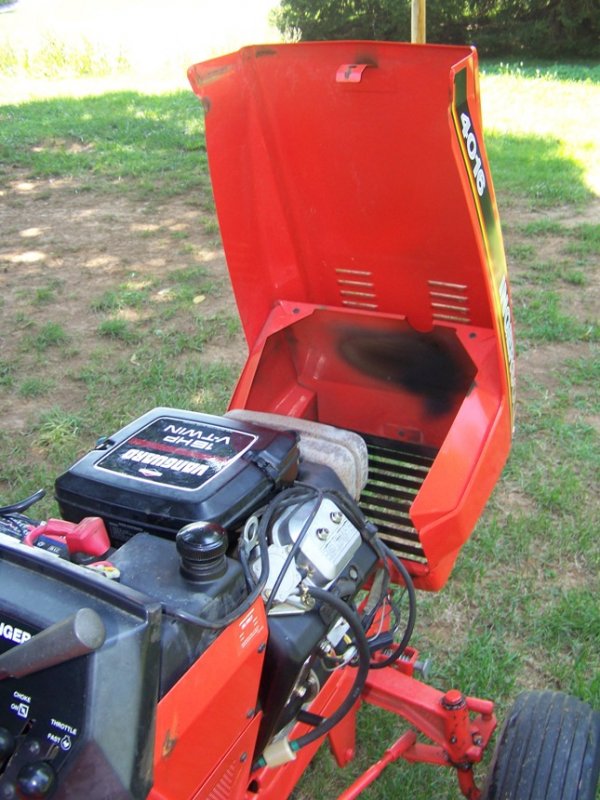 2674 1995 Ingersoll 4016 Lawn & Garden Tractor Lot 2674