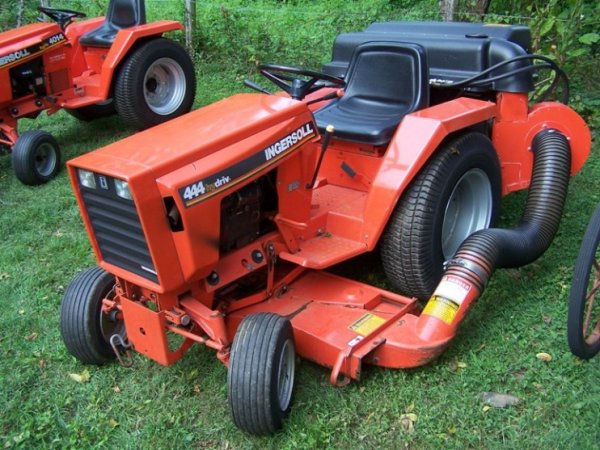 1988 Ingersoll 444 Garden Tractor with Bagger