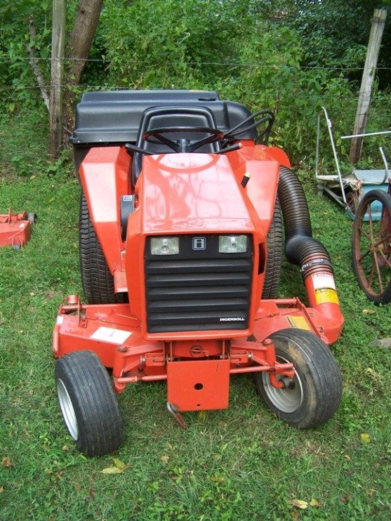 1988 Ingersoll 444 Garden Tractor with Bagger - 2