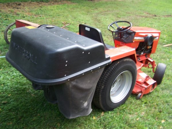 1988 Ingersoll 444 Garden Tractor with Bagger - 4