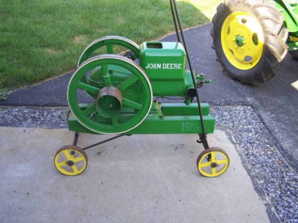 John Deere Model E Hit and Miss 3 HP: Very nice 1926 restored John Deere Model E gas engine. Serial # 258242 The Charles H. Hazlett Estate Antique John Deere Tractor, Parts, Memorabilia, and tool auction. This is a due not miss event!!! T