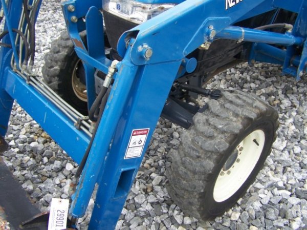 New Holland TC33D 4x4 Compact Loader Tractor - 10