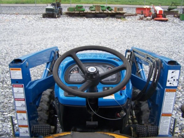 New Holland TC33D 4x4 Compact Loader Tractor - 6