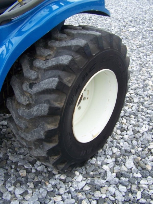New Holland TC33D 4x4 Compact Loader Tractor - 8