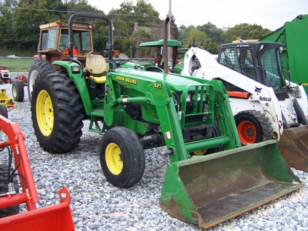 John Deere 5510 Tractor with Loader with ROPS - 3