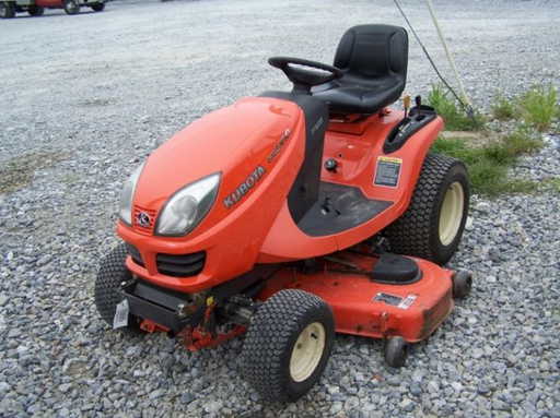 234: Kubota GR2100 Lawn and Garden Tractor, 450 Hours