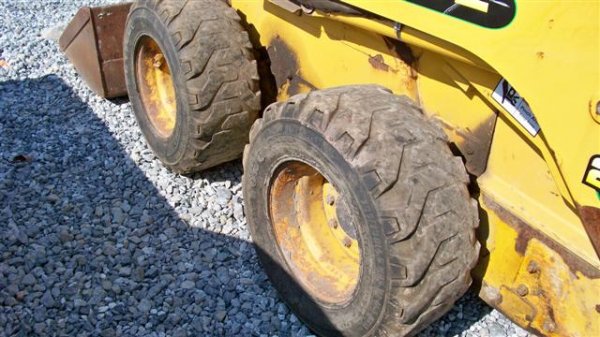 2000 John Deere 250 Skid Steer Loader, OROPS - 7