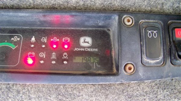 2000 John Deere 250 Skid Steer Loader, OROPS - 9