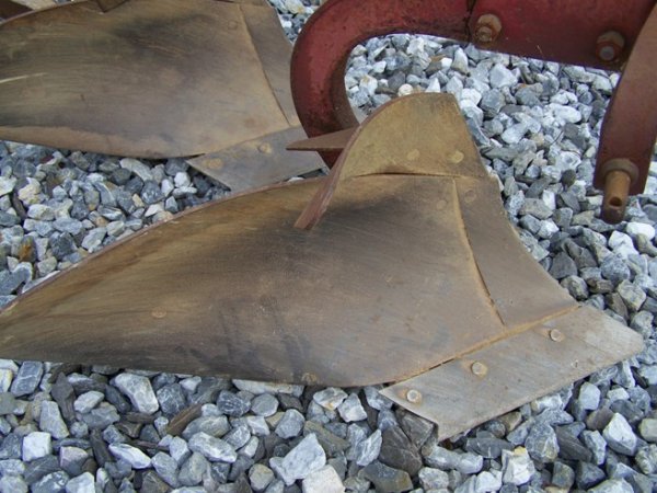 Dearborn 10-156 3pt 2 Bottom Plow for Tractors - 4