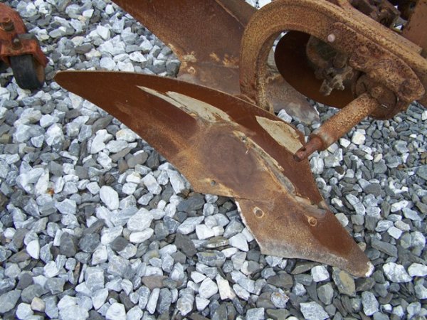 Dearborn 10-1 3pt 2 Bottom Plow for Tractors w/ Cou - 4