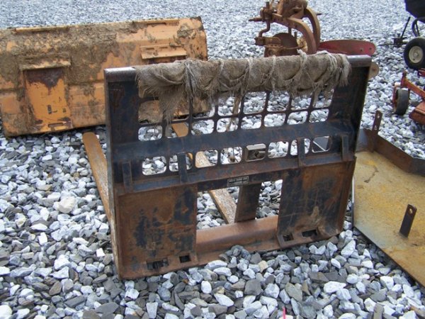 Woods 48" Quick Tatch Pallet Forks for Tractors - 3