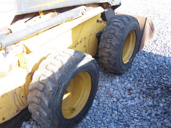 New Holland LS170 Skid Steer Loader with OROPS - 6