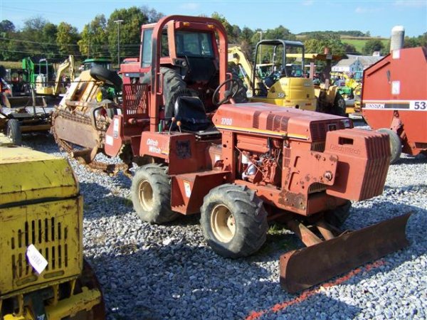 Ditch Witch 3700DD Ride On Trencher
