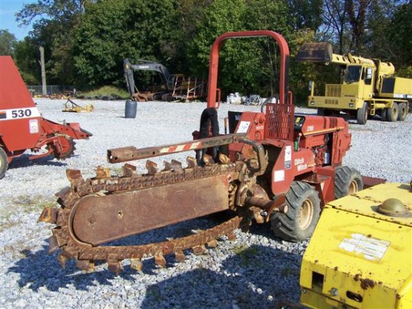 Ditch Witch 3700DD Ride On Trencher - 5