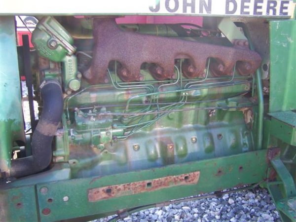 John Deere 2950 Farm Tractor, Fenders - 10