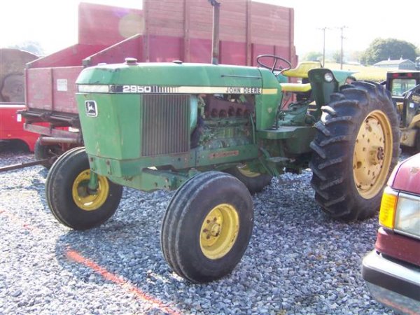 John Deere 2950 Farm Tractor, Fenders - 2