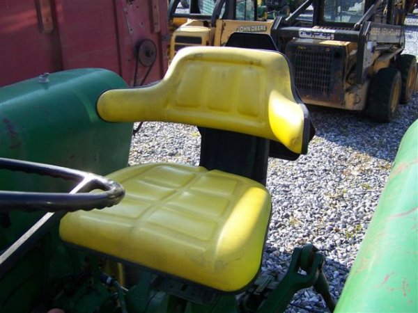 John Deere 2950 Farm Tractor, Fenders - 8