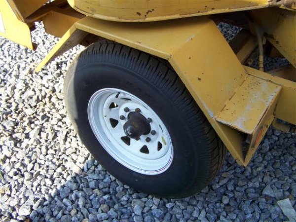 Vermeer 1250 Tow Behind Wood Chipper, Diesel - 9