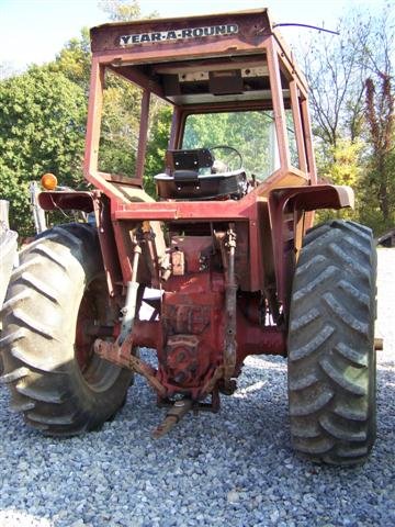 International 826 Hydro Farm Tractor  - 4
