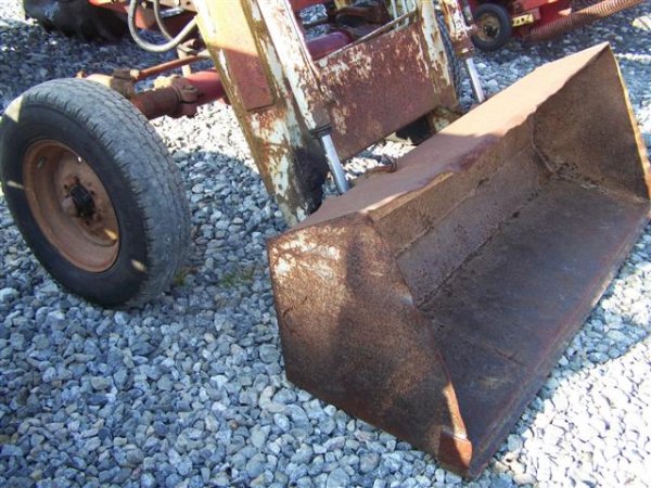 International 656 Farm Tractor with Loader, Fender - 10