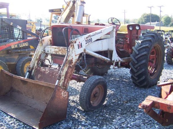 International 656 Farm Tractor with Loader, Fender - 2