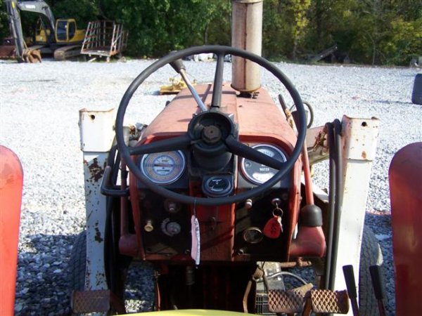 International 656 Farm Tractor with Loader, Fender - 6