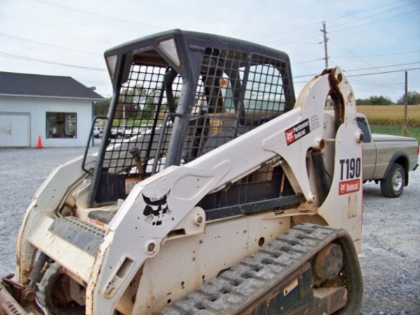 Bobcat T190 Skid Steer Loader with OROPS - 10