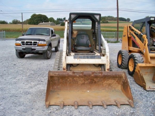 Bobcat T190 Skid Steer Loader with OROPS - 2